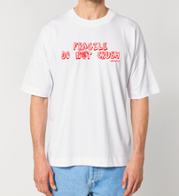 Lade das Bild in den Galerie-Viewer, BROKEN HEART CLUB &#39;FRAGILE&#39; T-SHIRT
