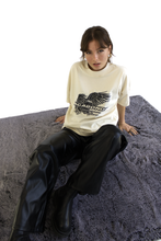 Lade das Bild in den Galerie-Viewer, &#39;CATCHING DREAMS&#39; EAGLE T-SHIRT
